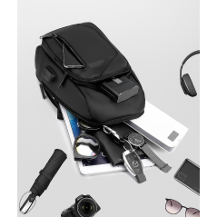 PLECAK NA RAMIĘ NERKA CZARNA SASZETKA WODOODPORNA WTYK USB NA POWERBANK